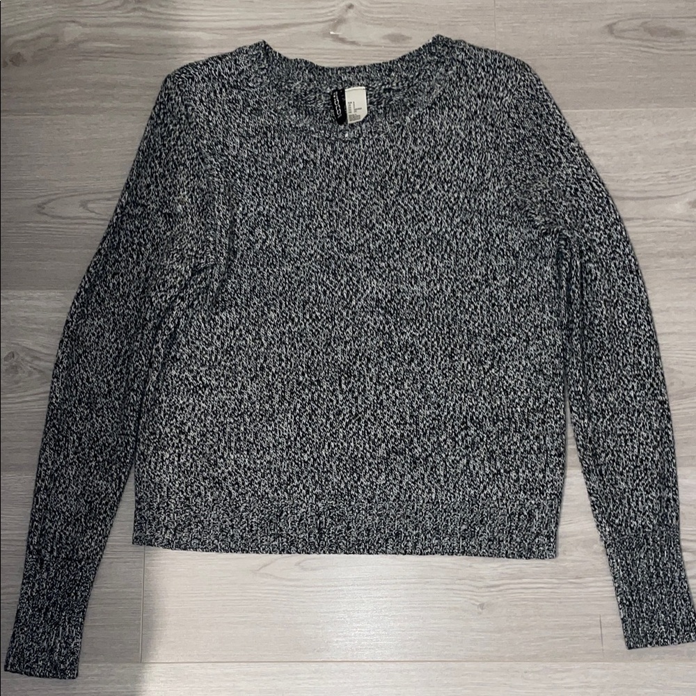 Women's Navy and White Sweater